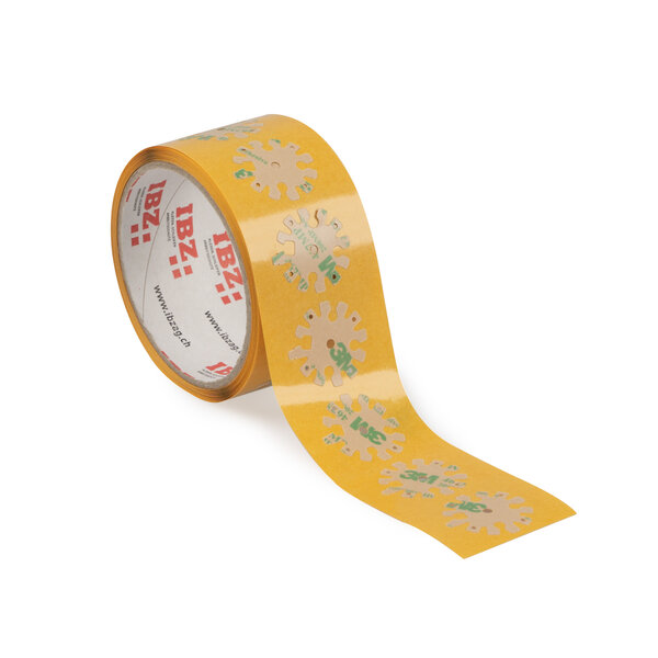 L'illustration montre des pièces étampées découpées dans un ruban adhésif de transfert de forme complexe. Le liner est jaune, l'arrière-plan est blanc. 